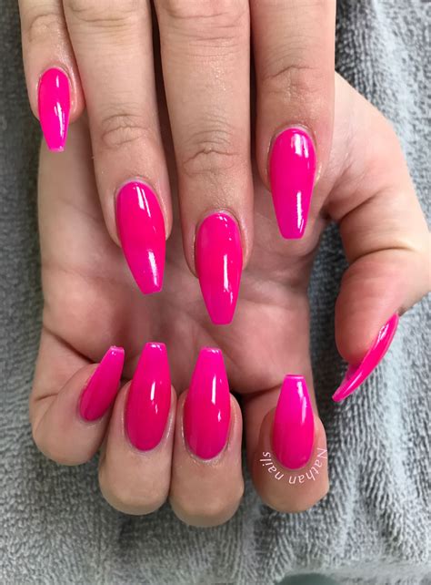 hot pink acrylic nails